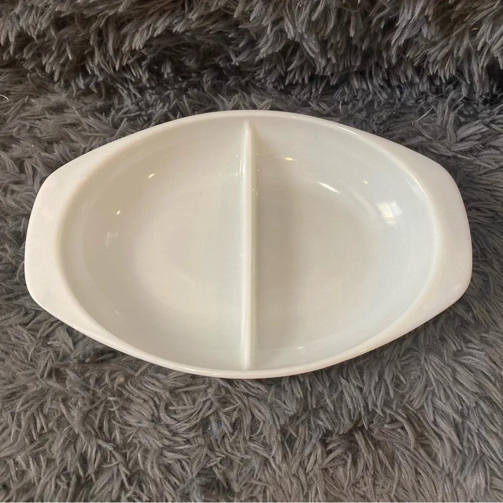 Vintage Solid White PYREX Divided Casserole Dish No Lid 1 1/2 Qt.